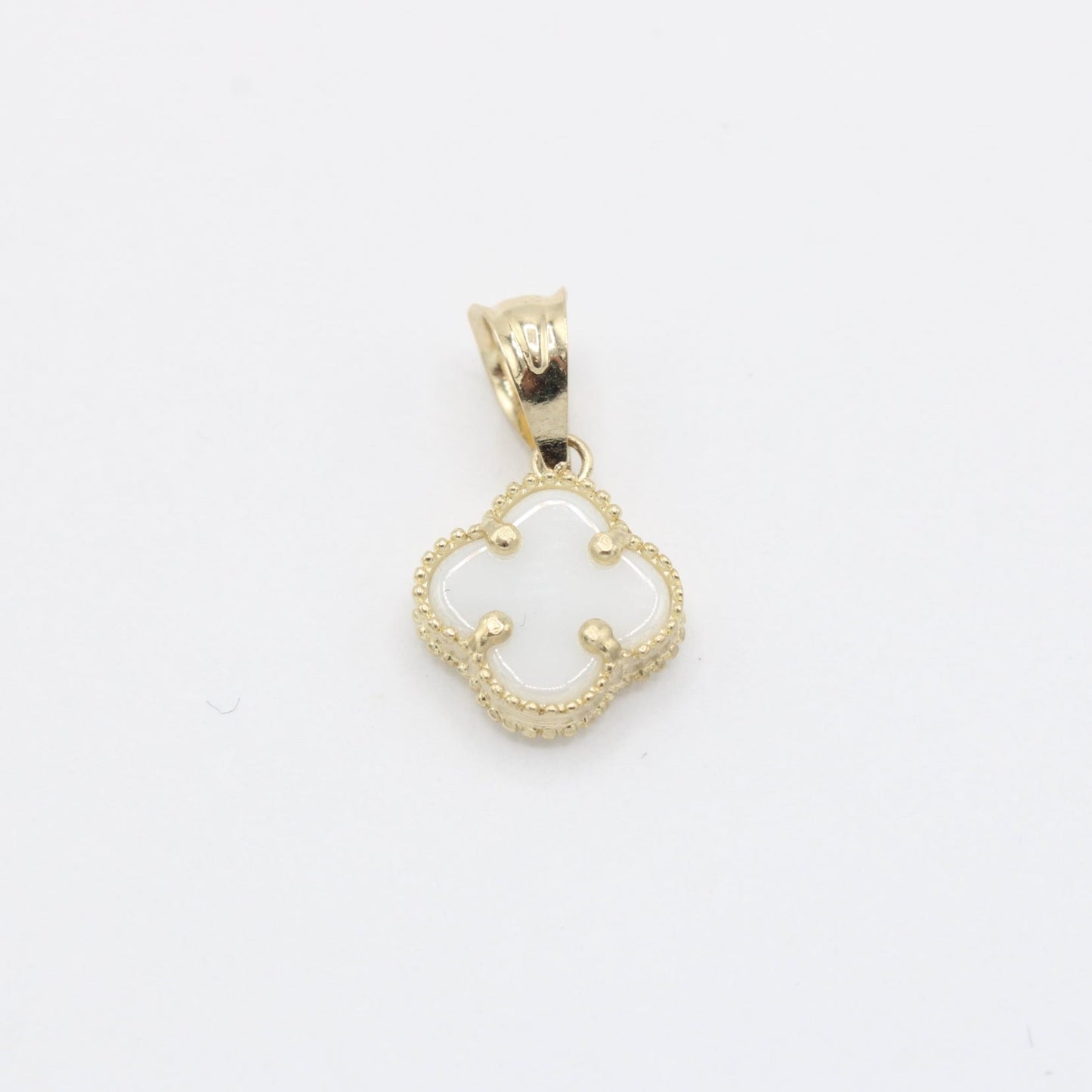 14K Trebol Gold Pendant