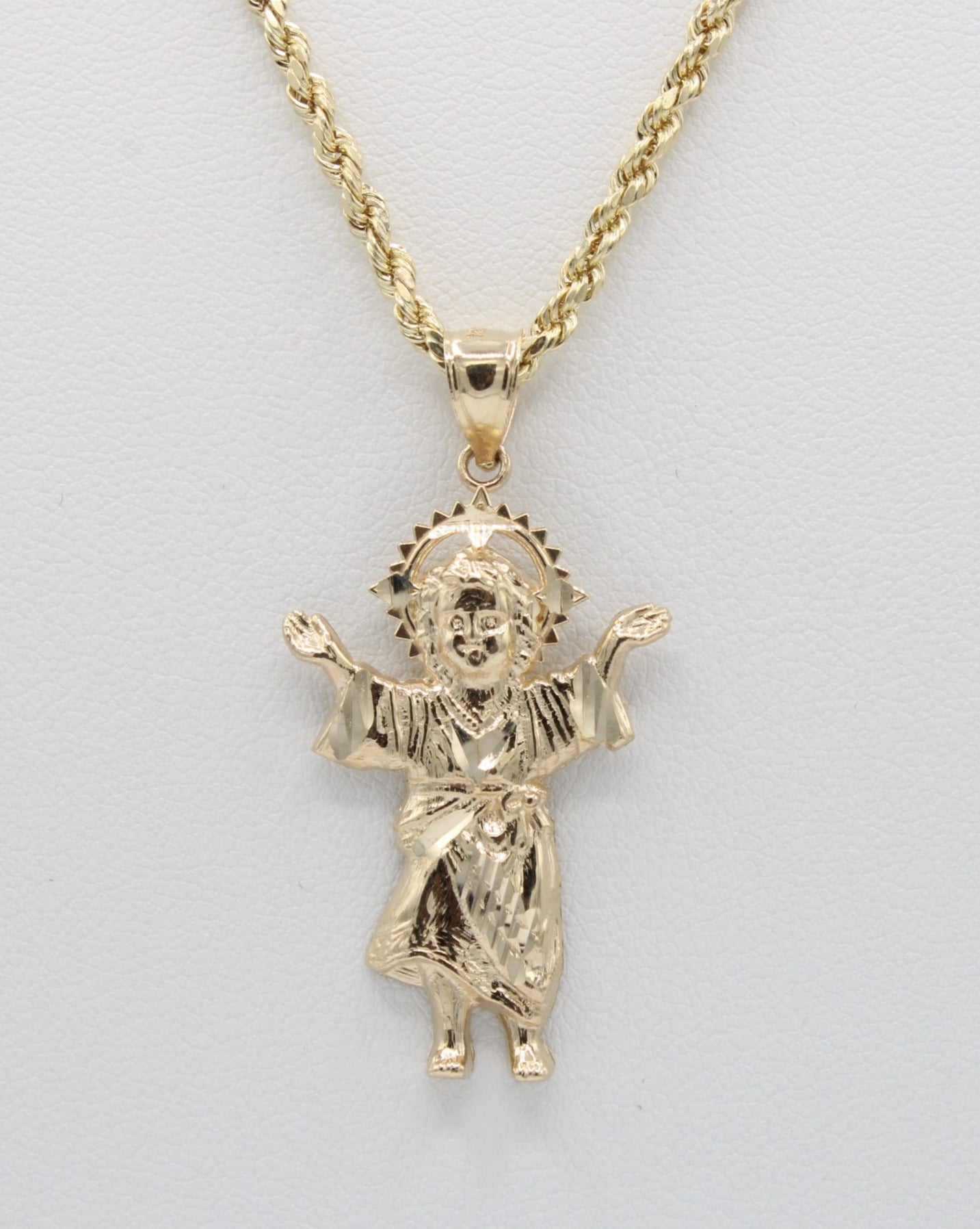 14K Divino Nino Pendant W/ Hollow Rope Chain