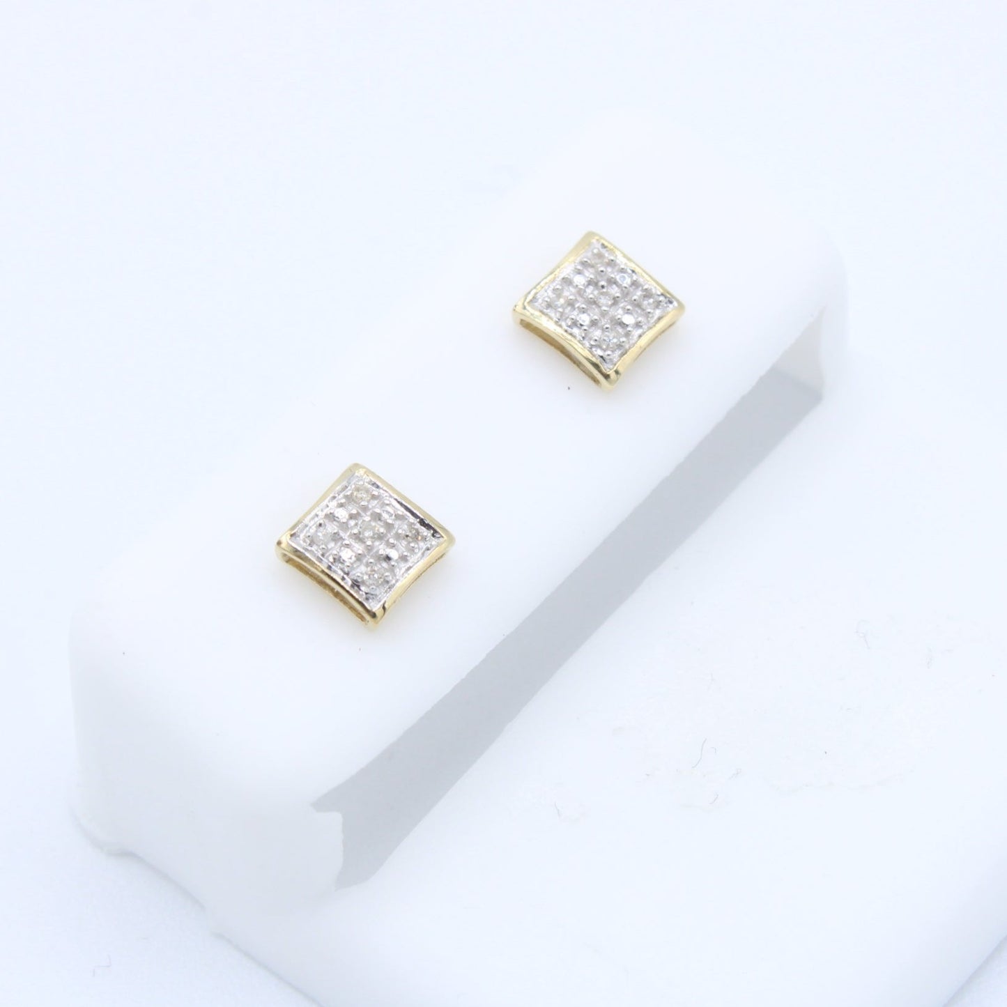 NEW 14k Earrings Diamond 💎